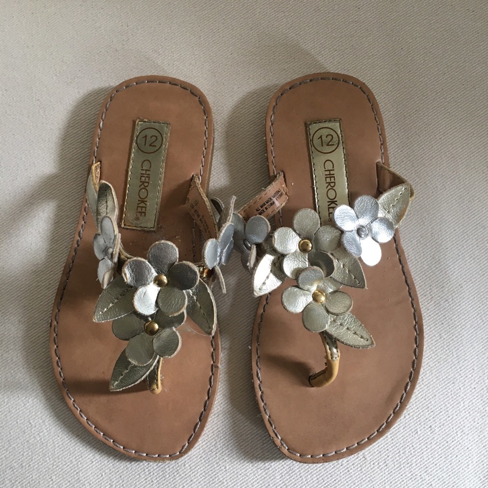 Cherokee girls sz 12 silver & gold sandals